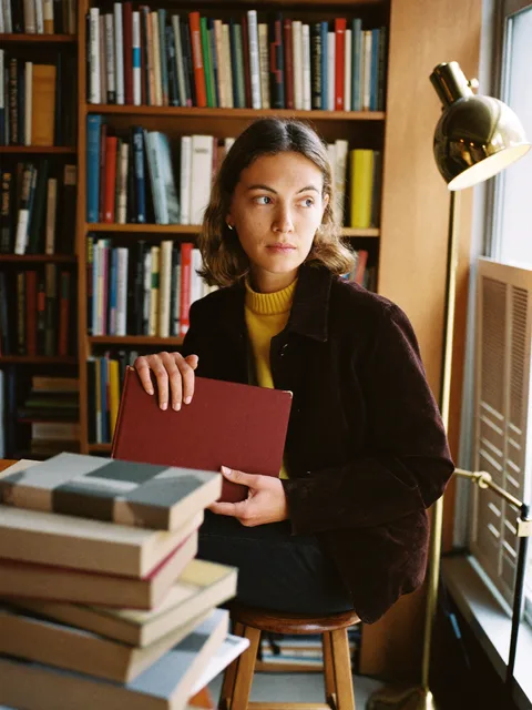 Bookshop Poet: reference scene with a woman