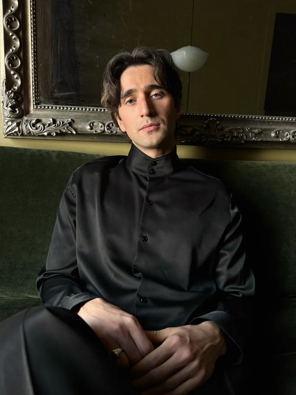Dark Romance: reference scene with a man