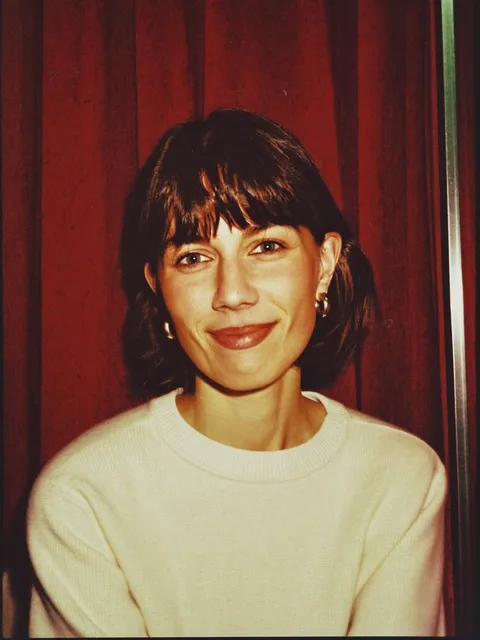 Photo Booth: reference scene with a woman