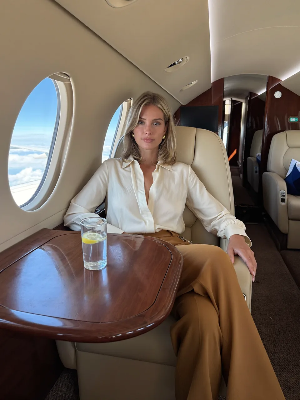 Private Jet: reference scene with a woman