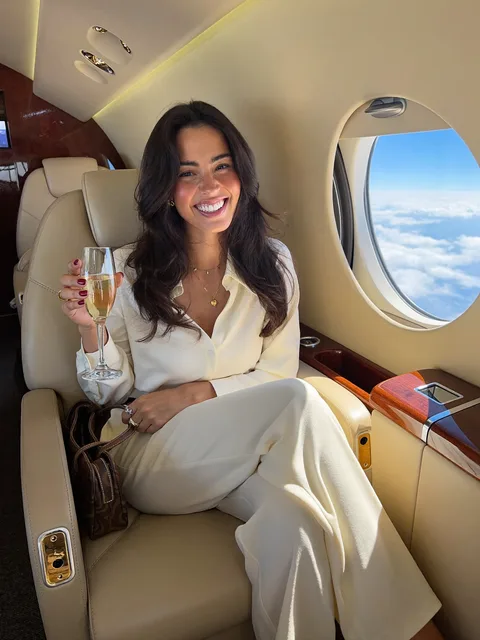 Private Jet: reference scene with a woman